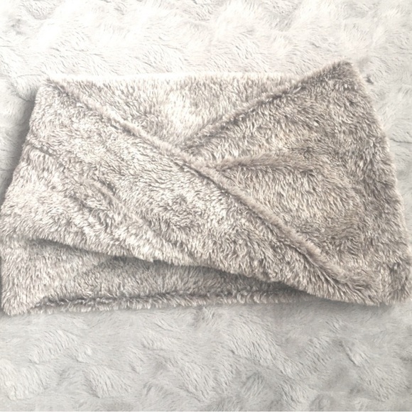 Infinity Scarf - Silver - Picture 2 of 2